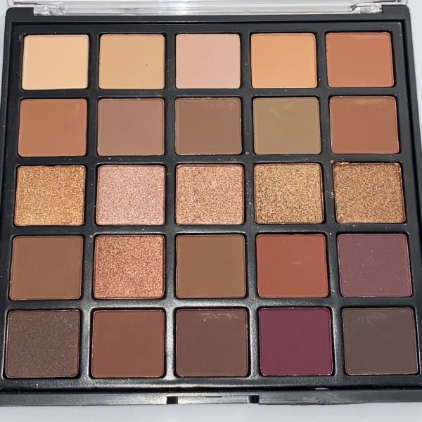25 Color Eyeshadow Palette